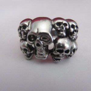 Skull Ring in Silver Brand NEW
